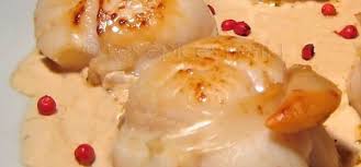 Recette Noix De St Jacques Poelees Sauce Au Champagne Recipe Food Eggs Benedict Breakfast