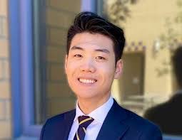 Regis Lee's Instagram, Twitter & Facebook