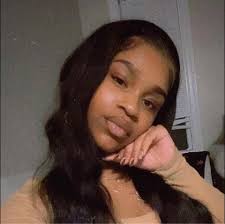 I re-watched THE WAY WE WERE last night, and I didn't remember that Babs  and Redford had a kid together. SO WHAT HAPPENED? Judging from that final  scene, Redford just dropped out