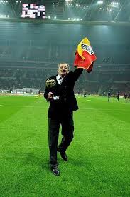 0:2 galatasaray super lig 17.09.2020 neftchi 1:3 galatasaray europa league 12.09.2020 galatasaray 3:1 gazisehir gaziantep fk super lig 06.09.2020 galatasaray — kasimpasa club. The Owner Receives The Award For The Results In The Galatasaray Club Picture Of Galatasaray Sarajevo Tripadvisor