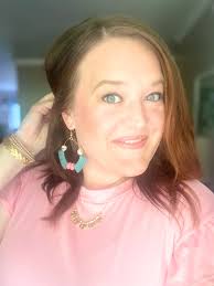 Oh my word!! Look at my Plunder sister Nicole Ellison layering her posse  with Presley and wearing TWO pairs of studs in her ears 💕💕💕💕