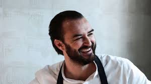 The chef has fond memories of festive family meals and the moment he realized the joy of cooking and sharing that pleasure. Cyril Lignac Je Suis D Une Nature Timide L Express Styles