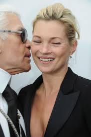 Las musas de Karl Lagerfeld en su carrera en Chanel: Ines de la Fressange,  Claudia Schiffer, Kate Moss...