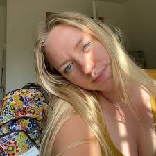 Jessica Smock's Instagram, Twitter & Facebook