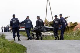 The transportation of the bodies from the crash sites came after malaysian prime minister najib razak negotiated with the separatists for the victims and the plane's data recorders to be given to authorities. World Mourns Mh17 Crash Victims As Body Recovery Continues Rt World News