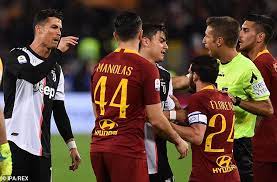 Defender alessandro florenzi has suffered a calf muscle injury which could rule him. Cristiano Ronaldo Mocks Roma S Alessandro Florenzi For His Height Daily Mail Online