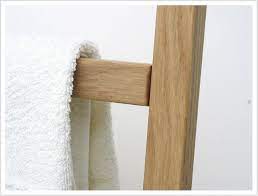 Für das trocknen der handtücher sind handtuchhalter unerlässlich. Holz Handtuchleiter Hipana Eiche Handtuchhalter Relaxversand