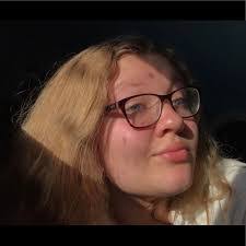 Leah Bussell's Instagram, Twitter & Facebook