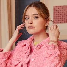 The trailer for new BBC TV series Daddy Issues, starring Aimee Lou Wood,  has just dropped