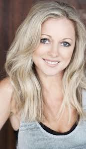 Beställ en personlig video från Simone Buchanan