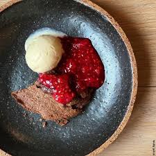 M6 On Instagram Tousencuisine Le Moelleux Au Chocolat Glace A La Vanille De Cy En 2020 Moelleux Au Chocolat Moelleux Au Chocolat Cyril Lignac Recette Cyril Lignac
