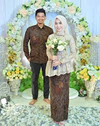 Outfit of the day (ootd) ala lesti kejora bisa jadi inspirasimu tampil kece di hari raya idul fitri. 6 Inspirasi Model Kebaya Earth Tone Yang Cantik Untuk Lamaran