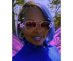 Cynthia Oldham's Instagram, Twitter & Facebook