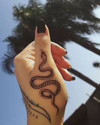 20 Idees De Tatouages Pour Sublimer Vos Mains