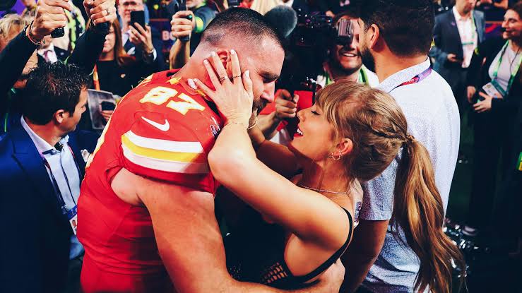 Taylor Swift and Travis Kelce Announce Surprise Engagement: A Complete  Relationship Timeline | Teen Vogue