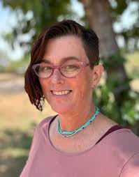 Who is a good hair stylist for post-traumatic hair stress?