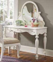 Modelleri yakından inceleyebilir ve fiyat bilgilerine göz atabilirsiniz. Onde Gelen Bir Cok Markanin 2019 Makyaj Masasi Modelleri