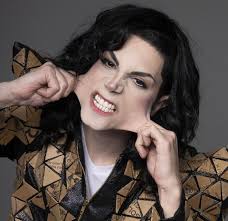 Fanático por Michael Jackson gasta R$ 210 mil em plásticas para se parecer  com artista e promete novas cirurgias