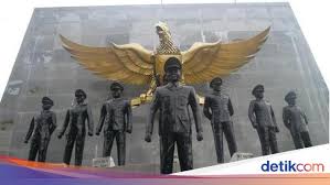 The murders triggered the infamous mass killing of indonesia's leftist groups, and opened the way for soeharto's military regime which started from 1967 to 1998. Tugu Kesaktian Pancasila Tak Cuma Ada Di Jakarta