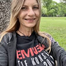 Marci Winters's Instagram, Twitter & Facebook