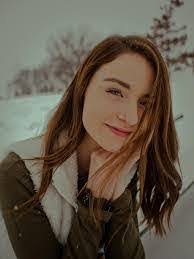 Lori Stankiewicz's Instagram, Twitter & Facebook