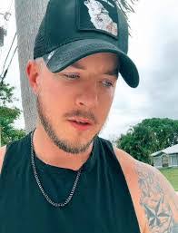 Tiffany Holmquist's Instagram, Twitter & Facebook