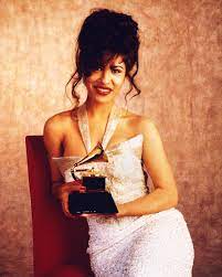 Selena's acrovirt releasing new music, new music videos and a live & digital essence tour in 2018. Selena Quintanilla Teamselenaq Twitter