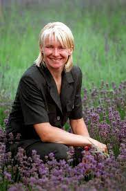 The wta announced novotna's death on monday, saying she died sunday in her native czech republic following a long battle with cancer. Obituary Jana Novotna Tennis Player Known For Emotional Wimbledon Final Against Steffi Graf Heraldscotland
