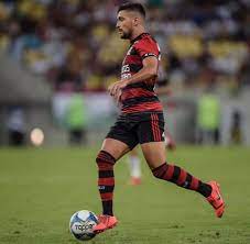 Fresh off the back of a historic league and libertadores double with flamengo, giorgian de arrascaeta was awarded the charrua de oro, given to the best uruguayan sportsperson of the year. Arrascaeta Facebook
