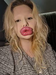 Do people still cook with cast iron skillets?