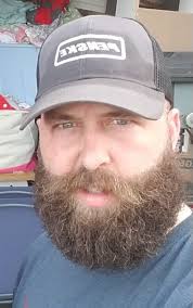 Bearded Ben or Beard Free Ben? I'm easily team beard.