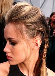 The current trend in this type of hairstyle is just one or two layers. 50 Most Popular College Girls Hairstyles