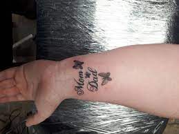 Westend Tattoo Westendtattooandpiercing Tattoo Budapestwestendtattoo Wrist Tattoo Csuklo Tetovalas Mom And Da Mom Dad Tattoos Dad Tattoos Beauty Tattoos