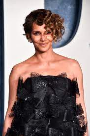 Halle Berry Spent the Weekend Getting Naked With a Glass of Wine | Glamour