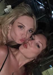 Can I see all of the residential Ol' Men/Ladies? Appa, about to be 16, is  just happy to be here 🥰