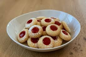 Weihnachtsplatzchen Engelsaugen Rezept Engelsaugen Platzchen Rezept Platzchen Rezept Einfach Kekse Backen Rezept