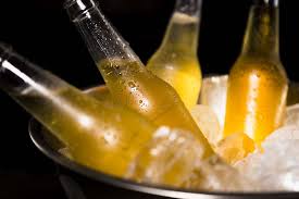 A data foi criada em 2007, na califórnia, por quatro amigos fãs desta bebida e hoje é festejada em mais de 50 países por amantes fervorosos de cerveja. Happy Hour Bla S Comemora Dia Internacional Da Cerveja Com Promocao