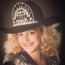 Deanne Fontenot's Instagram, Twitter & Facebook