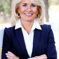 Kenneth Searle's Instagram, Twitter & Facebook