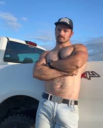 just about porn on X: RT @_maxsmall: Growing the handlebar mustache out  👨🏼 t.cobAvsQJ1wWt  X