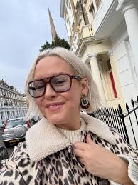 Really trying with the festive content but the stye has won, I'm resting!