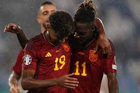 Lamine Yamal: "Ojalá algún día poder compartir vestuario con Nico Williams  en el Barcelona"