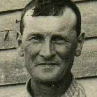 Leon Brooker's Instagram, Twitter & Facebook