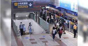 把附件中的三个dll文件解压后复制到《红色警戒2》游戏安装目录中。 然后，给启动程序开兼容模式。 兼容选windows xp sp3，开启16位色模式。 Dowtxiyga17bam