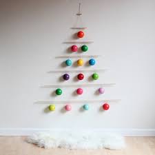 I absolutely love decorating for christmas! 22 Modern Christmas Trees To Get Inspired From This Season