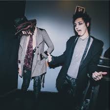 Palayeroyalekc is the first fan blog about palaye royale. Another Line