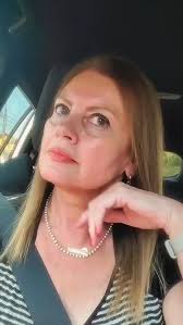 Te sigo desde hace dias no obstante no entiendo exactamente que te hace  escribirme.