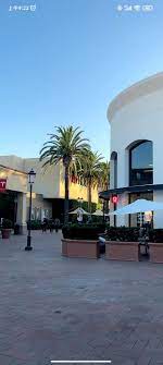 Pin By Wang On Fashion Island Newport Beach In 2021 House Styles Newport Beach Mansions