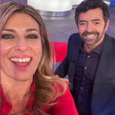 CIAO CLAUDIA, RAGAZZA SPECIALE 🌧️☀️ “Compagna di tante dirette, di risate  sincere e momenti condivisi. Con il tuo sorriso e quegli occhi pieni di  luce illuminavi il meteo anche quando il cielo