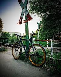 Back On Track Don Balle92 Und Sein Blizz Heart Of Gold Mit Style Unterwegs Schon Seit Sommer 2017 Dank Single Speed Bike Unterwegs Singlespeeder